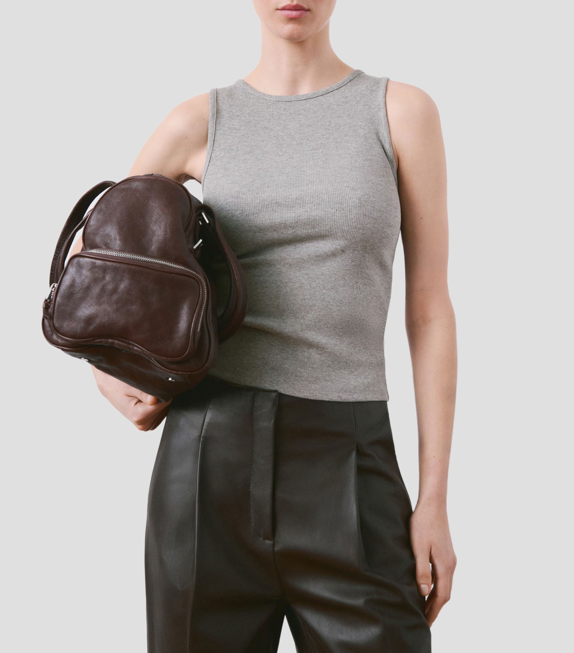 Blusa lisa sin mangas Mujer